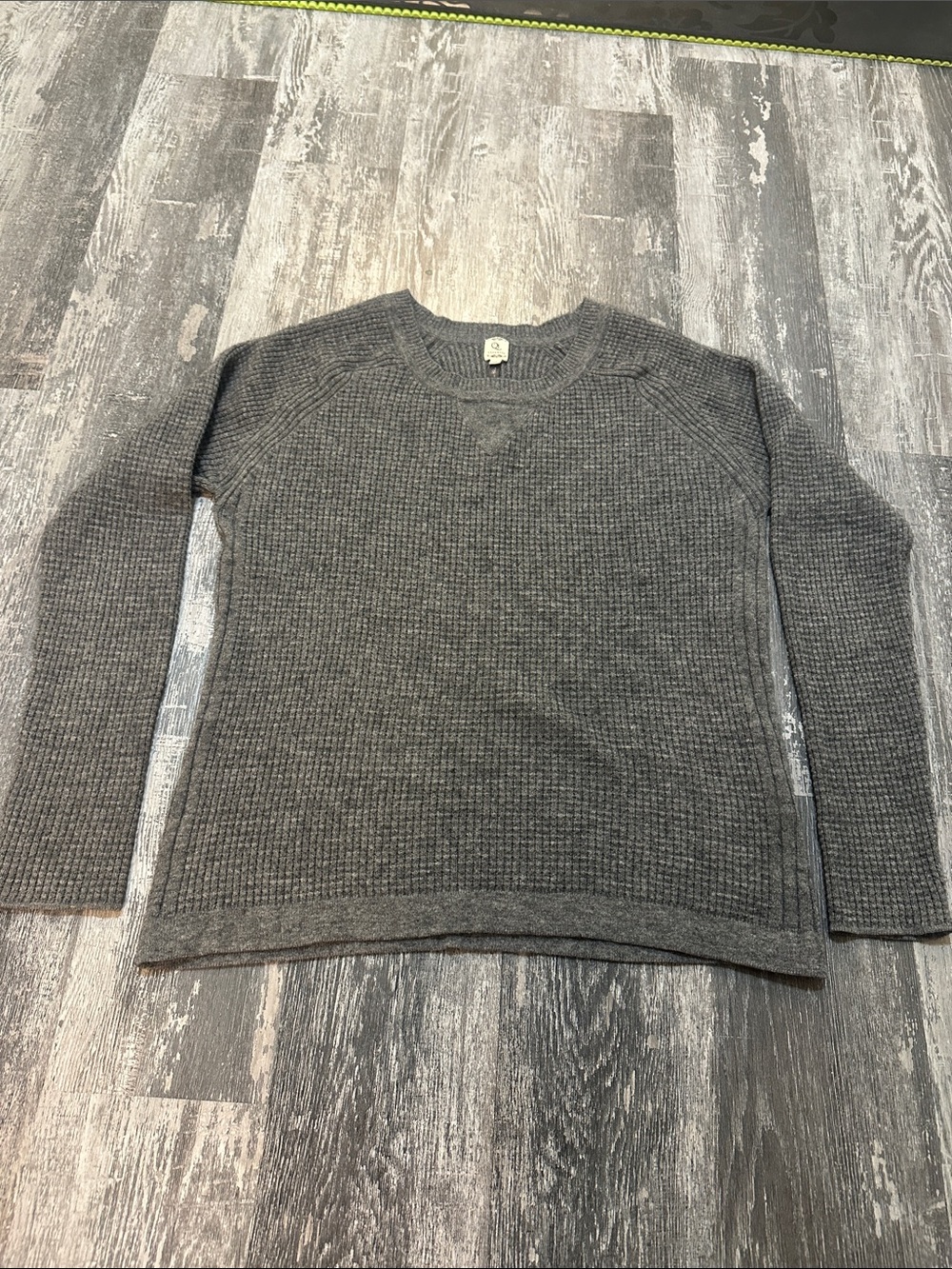 Qi 100% cashmere sweater